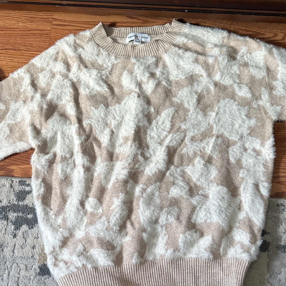 Chic Beige and White Women's Sweater